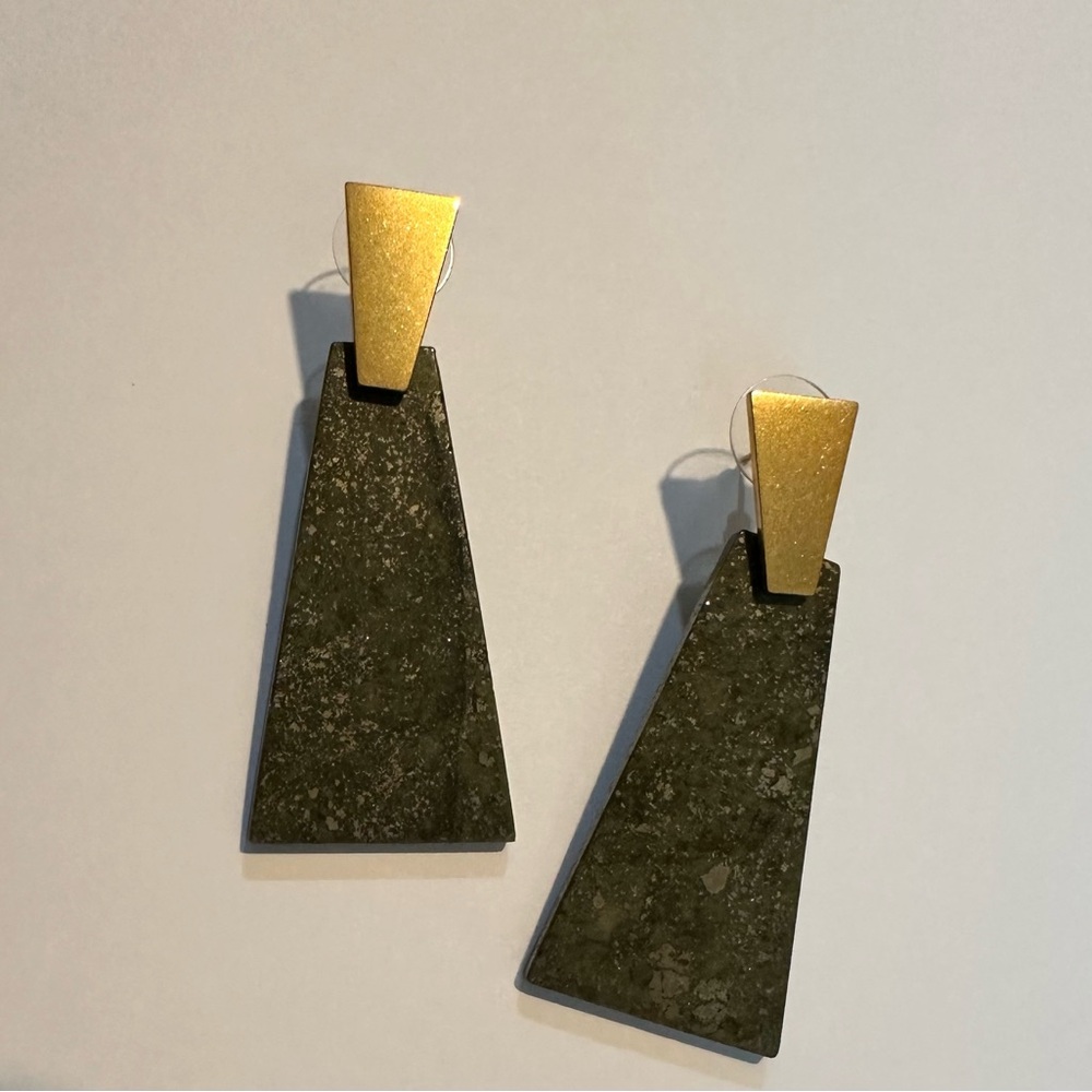 Kendra Scott Gold and Green Geometric Earrings
